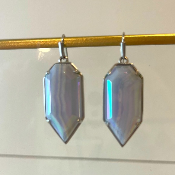Gorgeous marbled Kendra Scott earrings - Picture 2 of 2